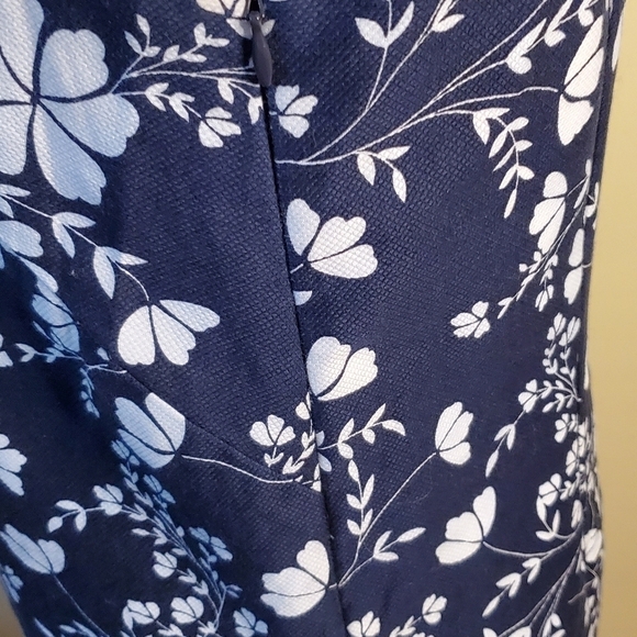 Ann Taylor Loft Floral Shift Dress Size XS - Picture 8 of 9